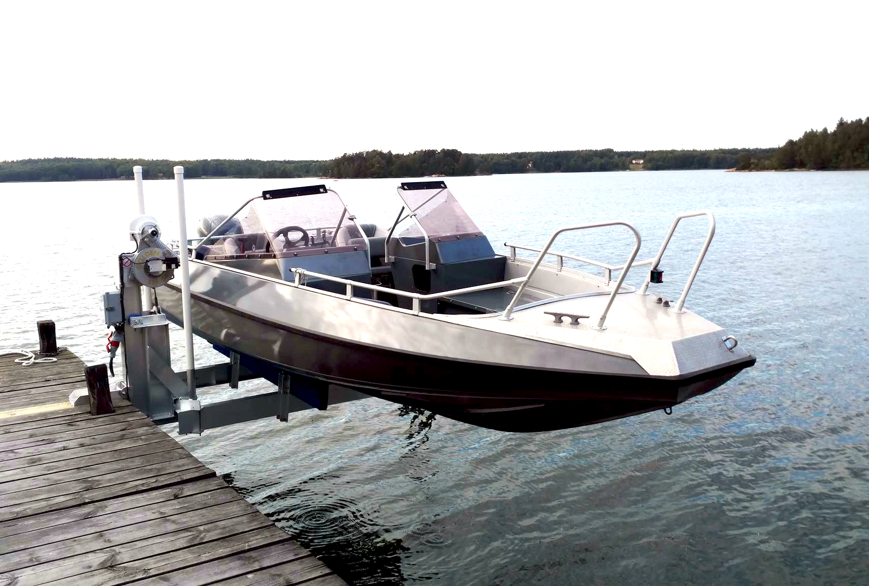 3K Single Track Boat Lift Features